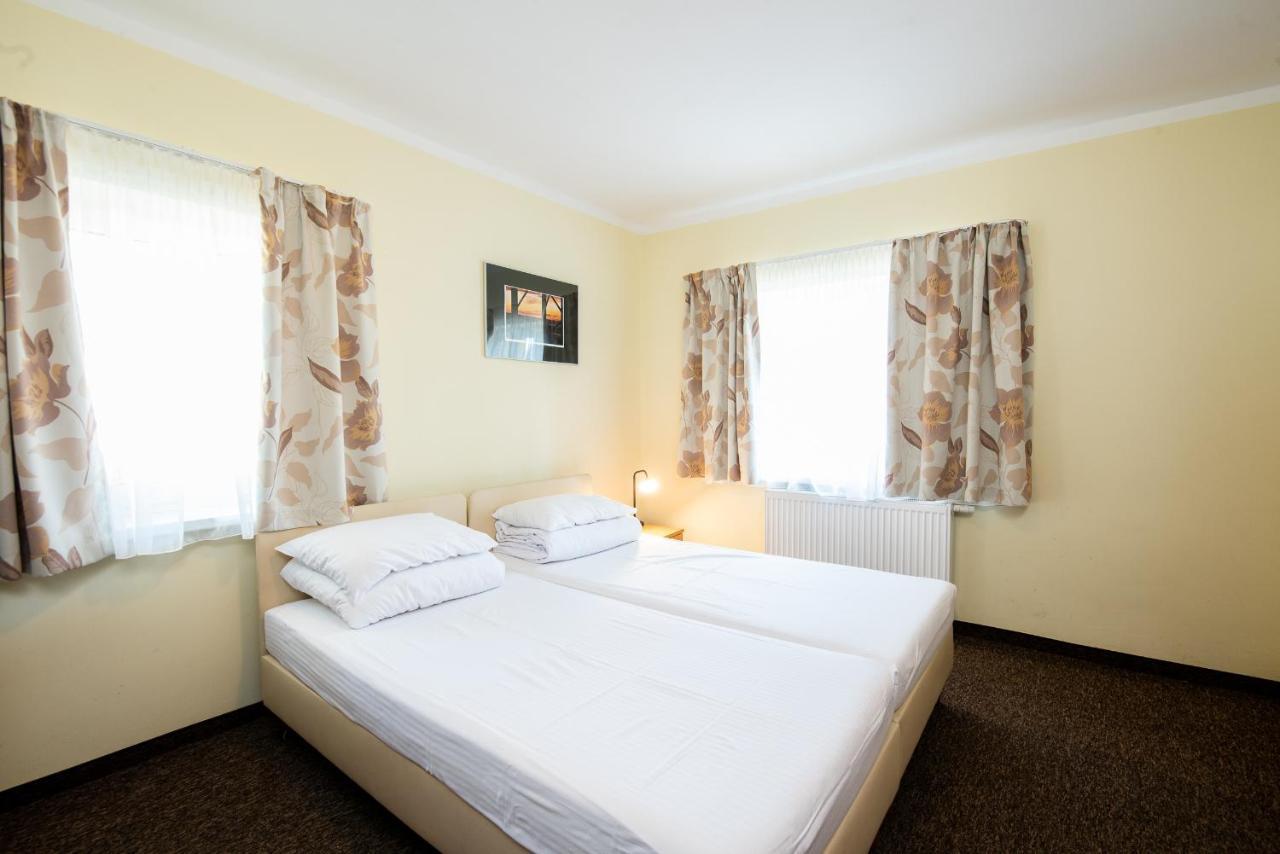 Hotel Nad Brzegiem Baltyku Sarbinowo Exterior foto